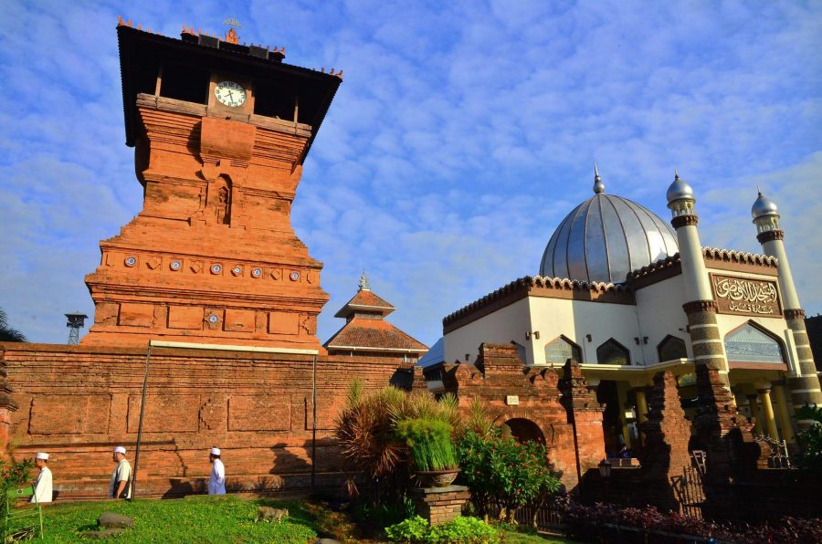 Masjid Menara Kudus masjid peninggalan kerajaan islam