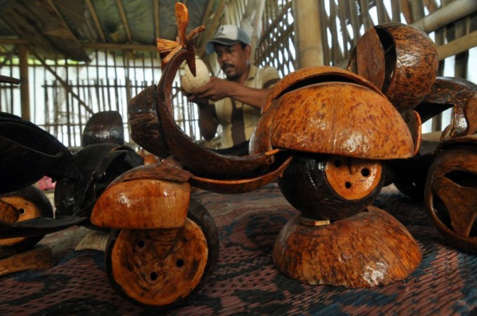 motor vespa dari batok kelapa